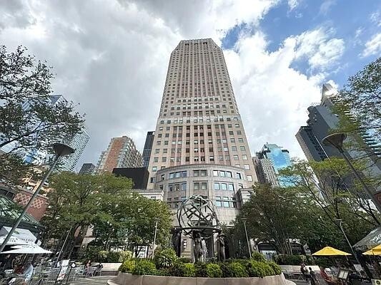 Building Photo - 350 W 50th St