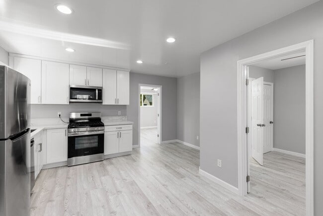 Building Photo - 1041 S Orange St