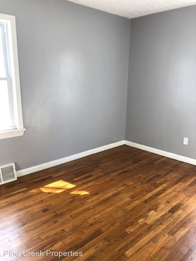 Building Photo - 3 br, 1.5 bath House - 1819 Maywood Rd