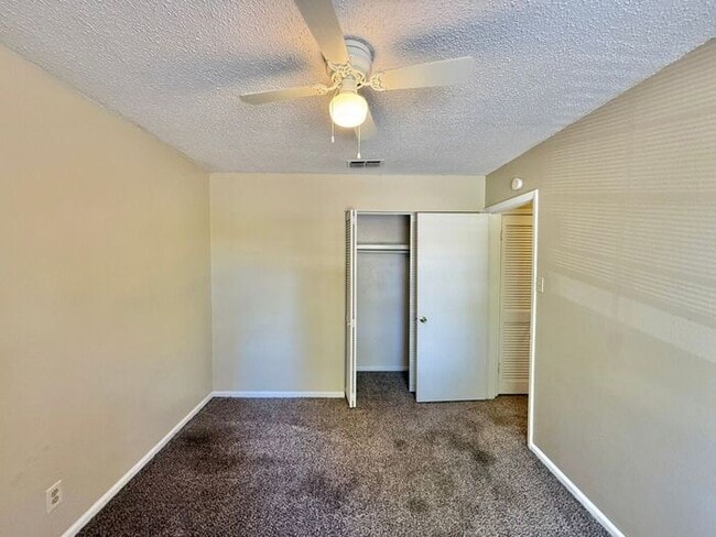 Building Photo - Available Now! 3 bedroom 2.5 bath townhome in Tyler