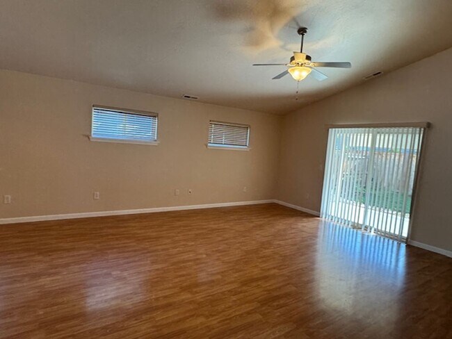 Building Photo - SINGLE LEVEL HOME IN CP/ ON QUIET CULDESAC