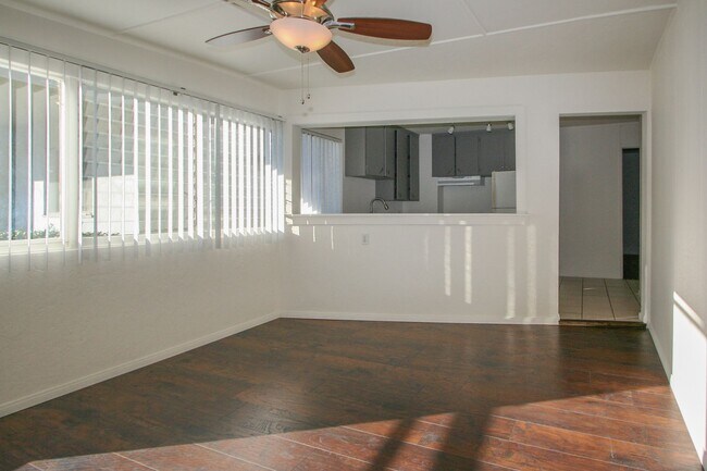 Building Photo - Charming 2 Bedroom/1 Bath in the Heart of North & South Park, ONLY $1000 DEPOSIT!
