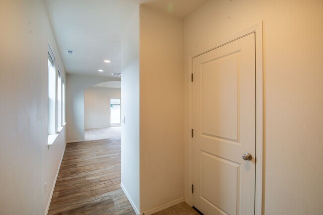Building Photo - Heathwood - VPM484650H-6
