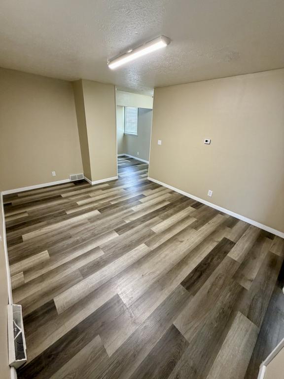 Building Photo - 112 N Clover Ave