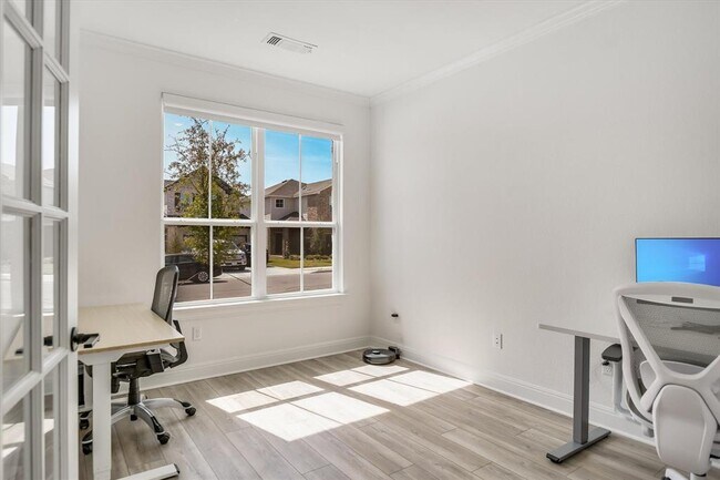 Building Photo - 217 Turnbuckle Bnd