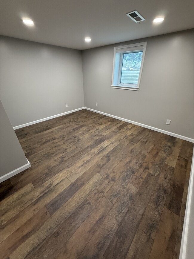 Building Photo - 3250 3rd Ave S