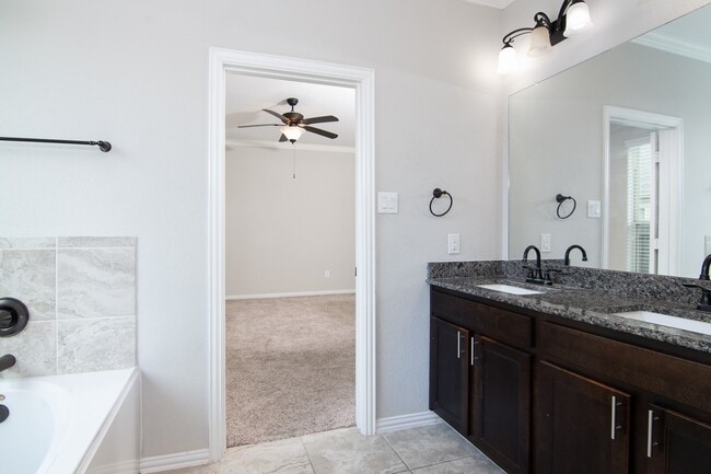 Building Photo - 14607 W Bekapark Ct