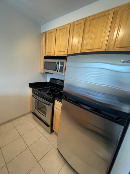 Building Photo - 360 N Jefferson St