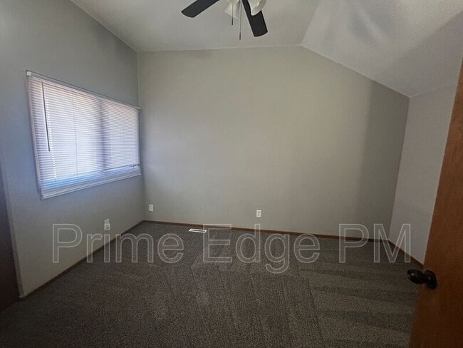 Building Photo - 1741 Ridgehaven Ct