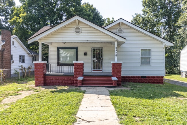 Building Photo - 3928 Porter Ave
