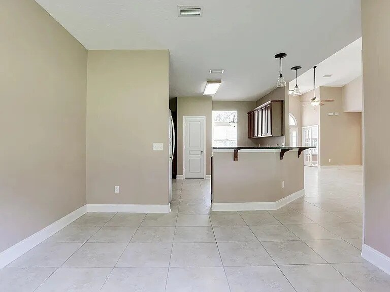 Building Photo - 103 Par Ct