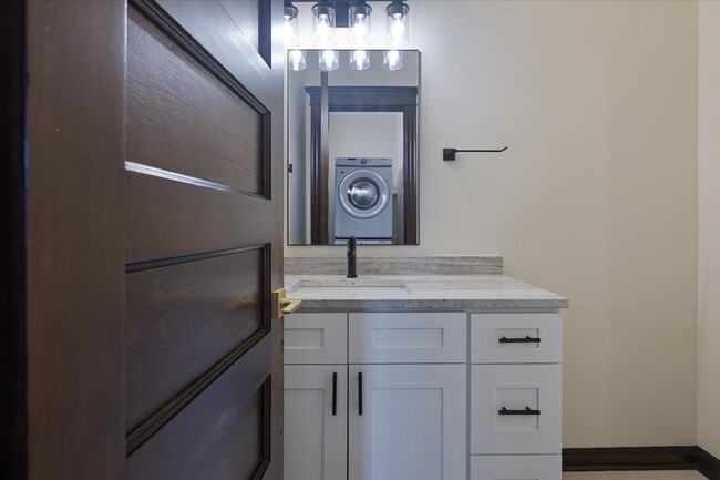 Building Photo - 442-444 E 48th St