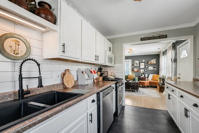 Building Photo - 18229 W Big Oaks Rd