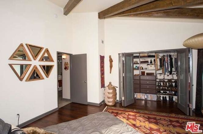 Building Photo - 2700 Cahuenga Blvd E