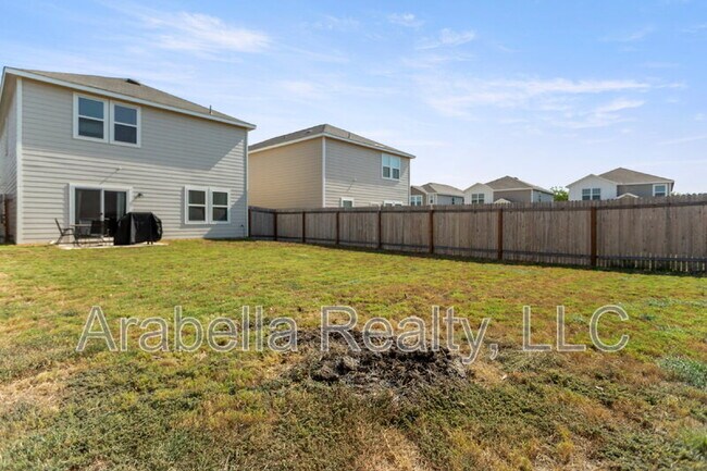 Building Photo - 5507 Finch Cyn