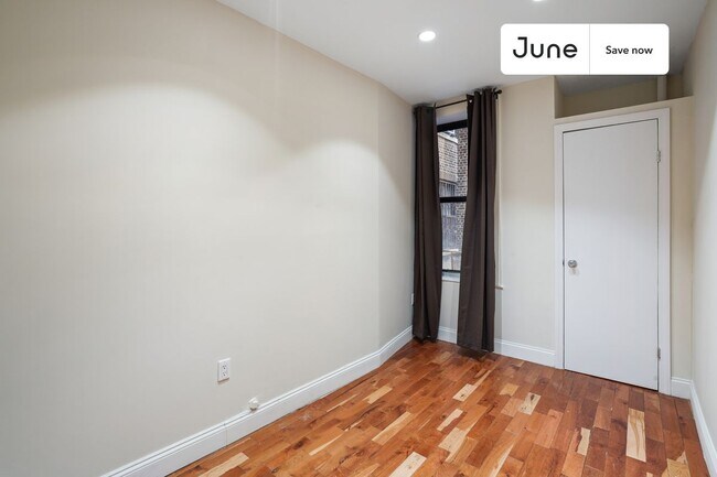 Building Photo - 23 E 109th St