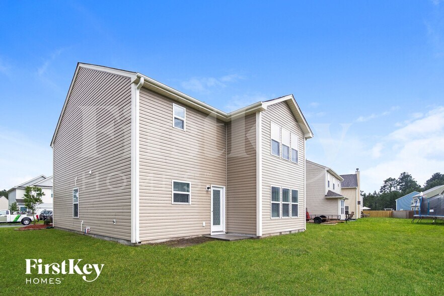 Building Photo - 413 Thoroughbred Dr