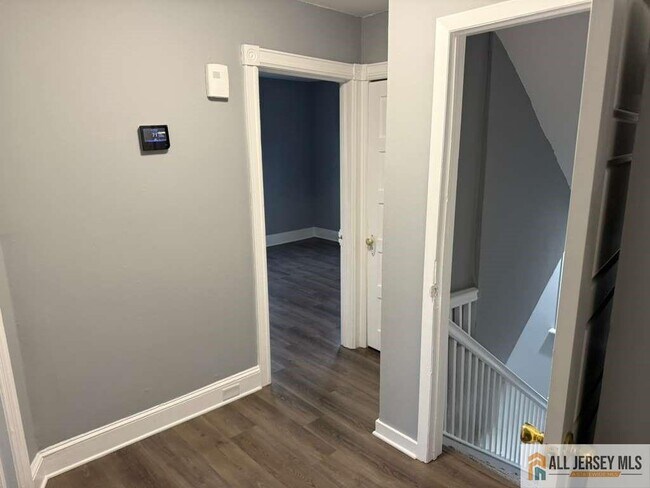 Building Photo - 107 Parkway Ave