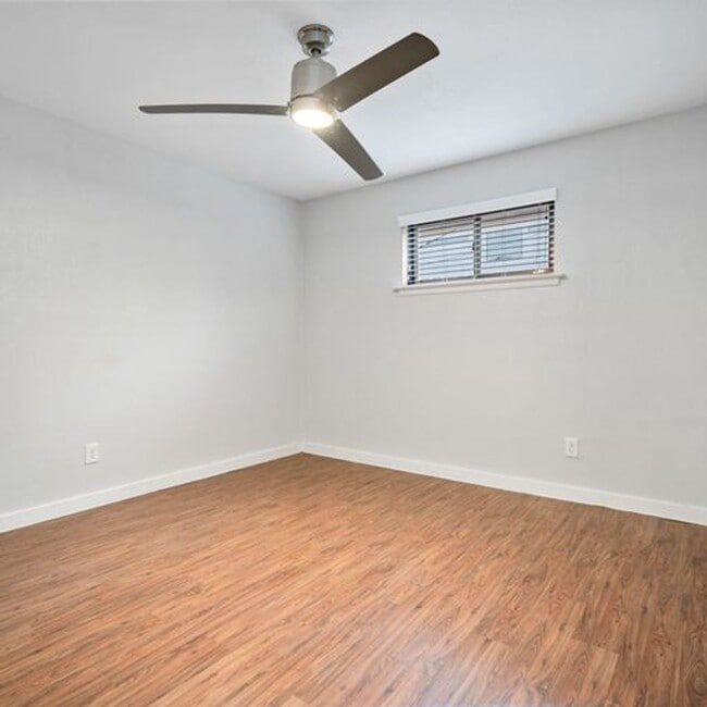 Interior Photo - Dream Montrose - 2008 Colquitt Street
