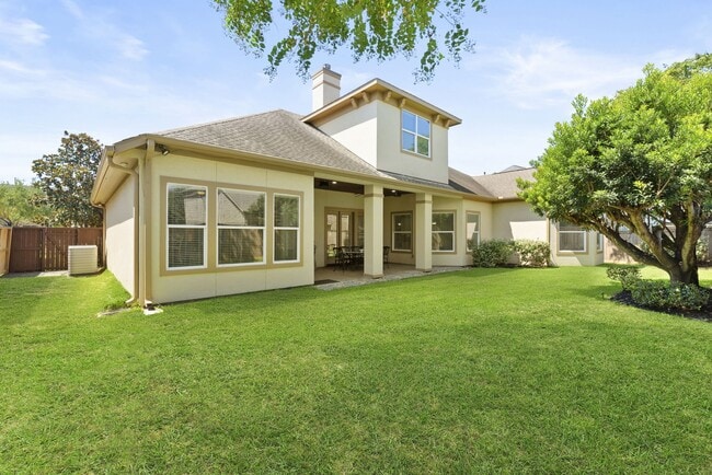 Building Photo - 26214 Kingsgate Ln