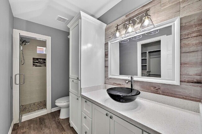 Building Photo - "Charming 3-Bedroom Oasis in Alamo, TX with 2 Full Baths – Your Cozy Retreat Awaits!"