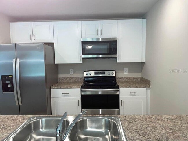 Building Photo - 22319 Walton Ave