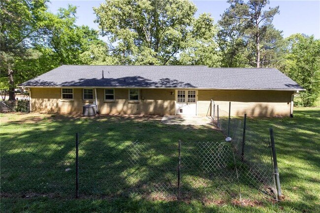 Building Photo - 3720 Sunny Hill Dr