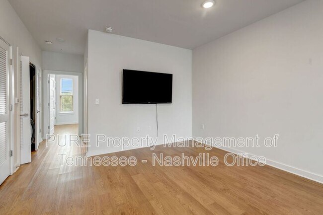 Building Photo - 600 E Trinity Ln