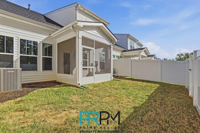 Building Photo - 6 Thornfield Dr