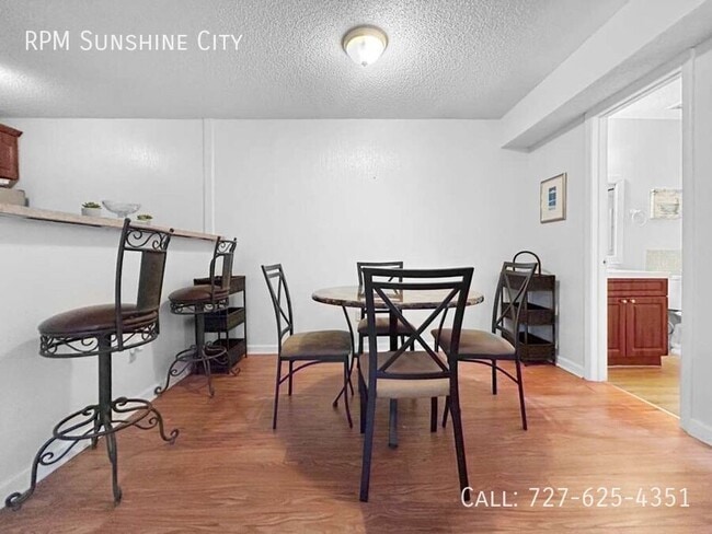 Building Photo - 455 Alt 19