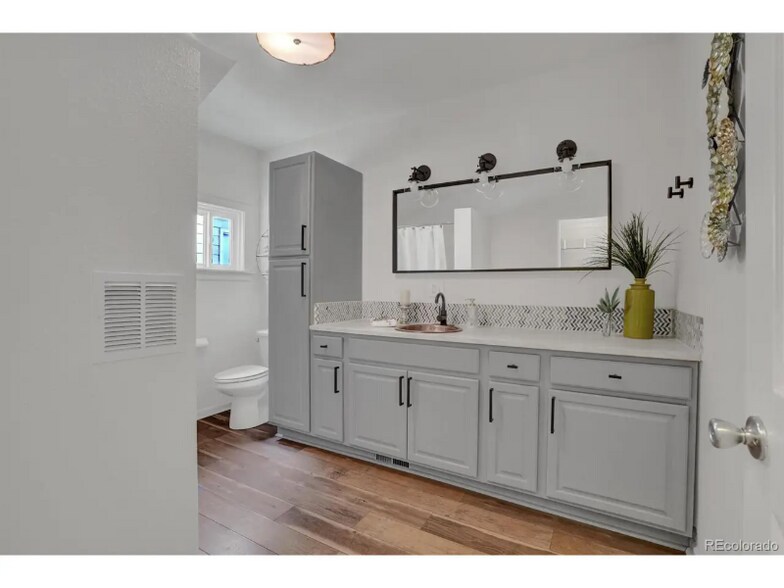 Building Photo - 1120 W Colorado Ave