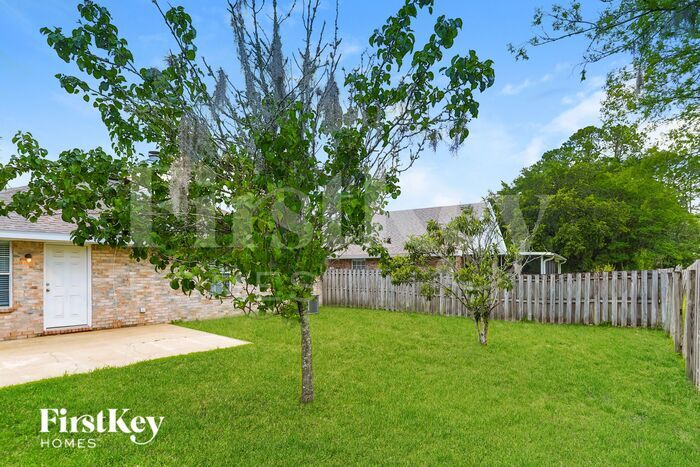 Building Photo - 7341 Ironside Dr N