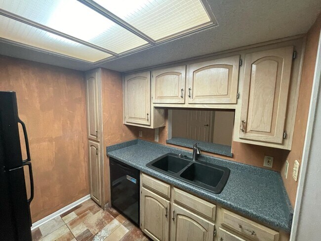 Building Photo - 11843 Braesview