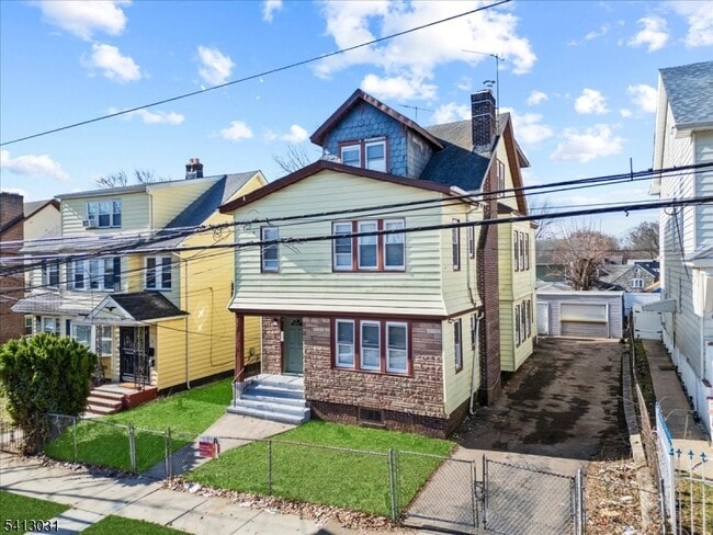 Building Photo - 76 Grumman Ave