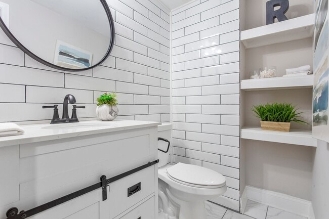 Building Photo - 602 Fernon St