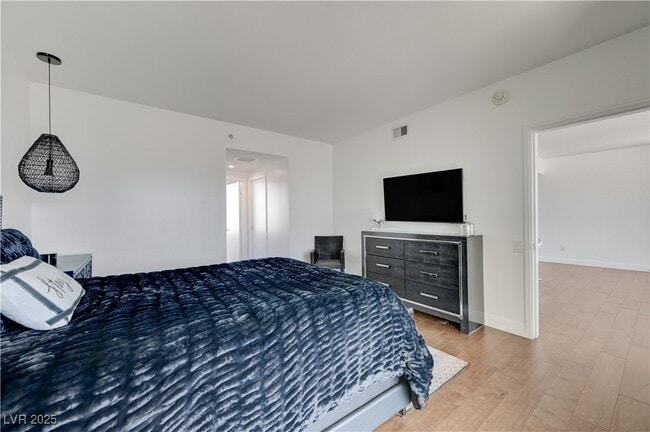 Building Photo - 222 Karen Ave