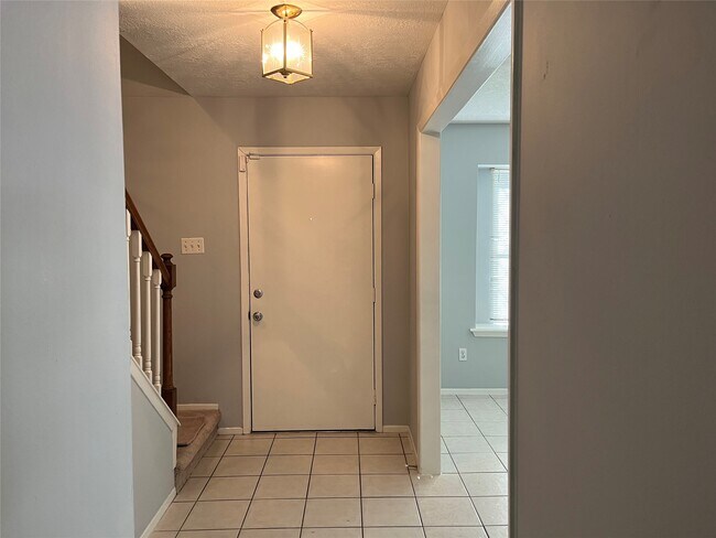 Building Photo - 402 Oak Harbor Dr