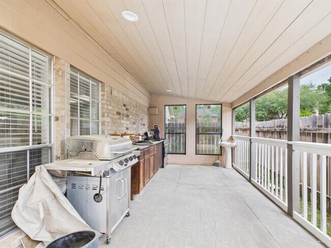 Building Photo - 27116 Monarch Woods Dr