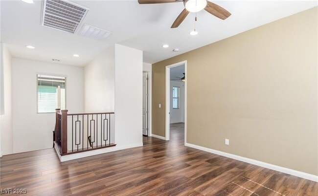 Building Photo - 12556 Skylight View St