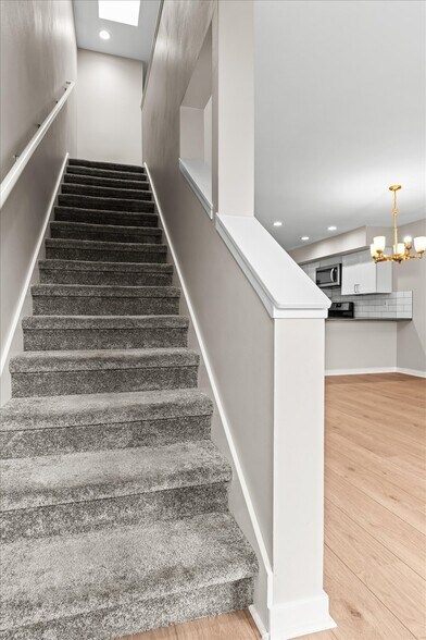 Building Photo - 501 23rd Ave S