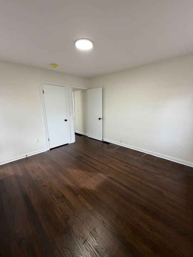 Building Photo - Stunningly Updated 2BR Home in Prime Bexley Location