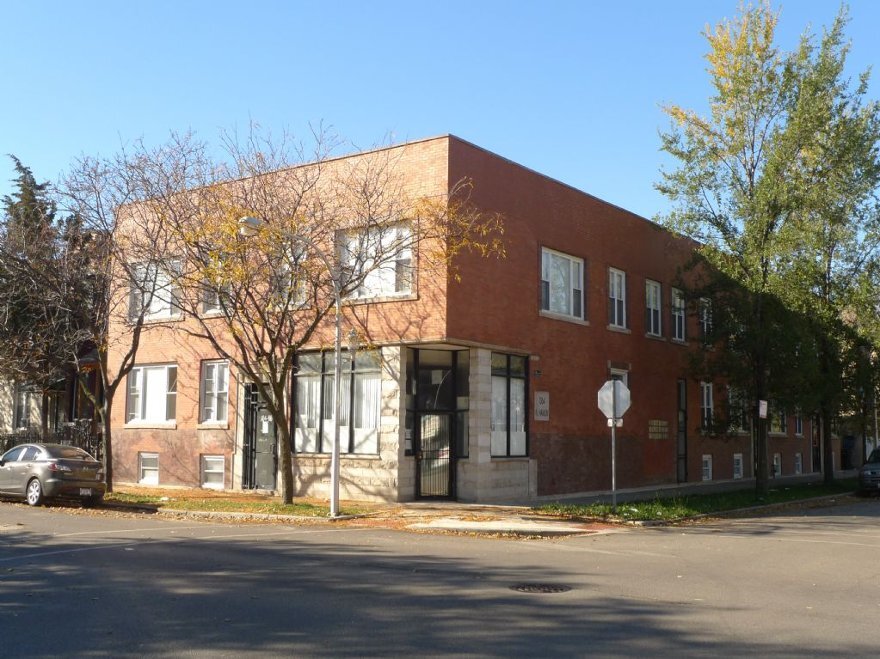 Building Photo - 1366 N Hamlin Ave