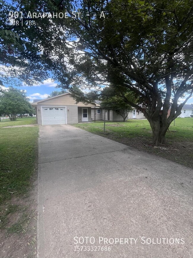 Building Photo - 901 Arapahoe Dr