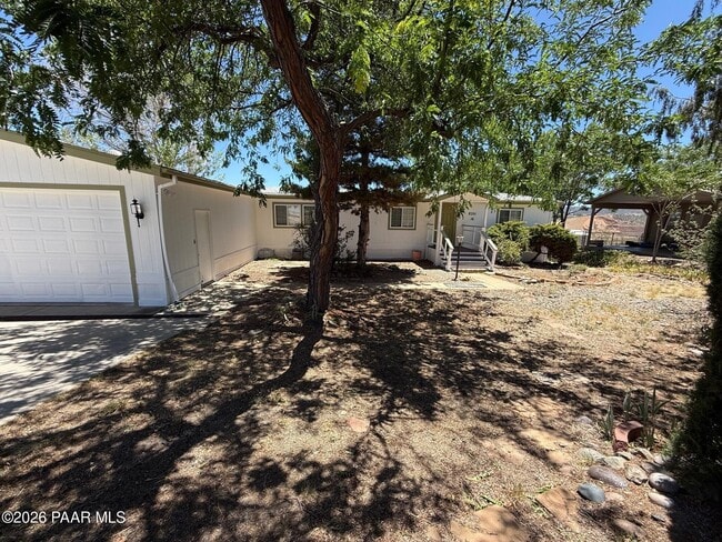 Building Photo - 8201 E Canyon Ln
