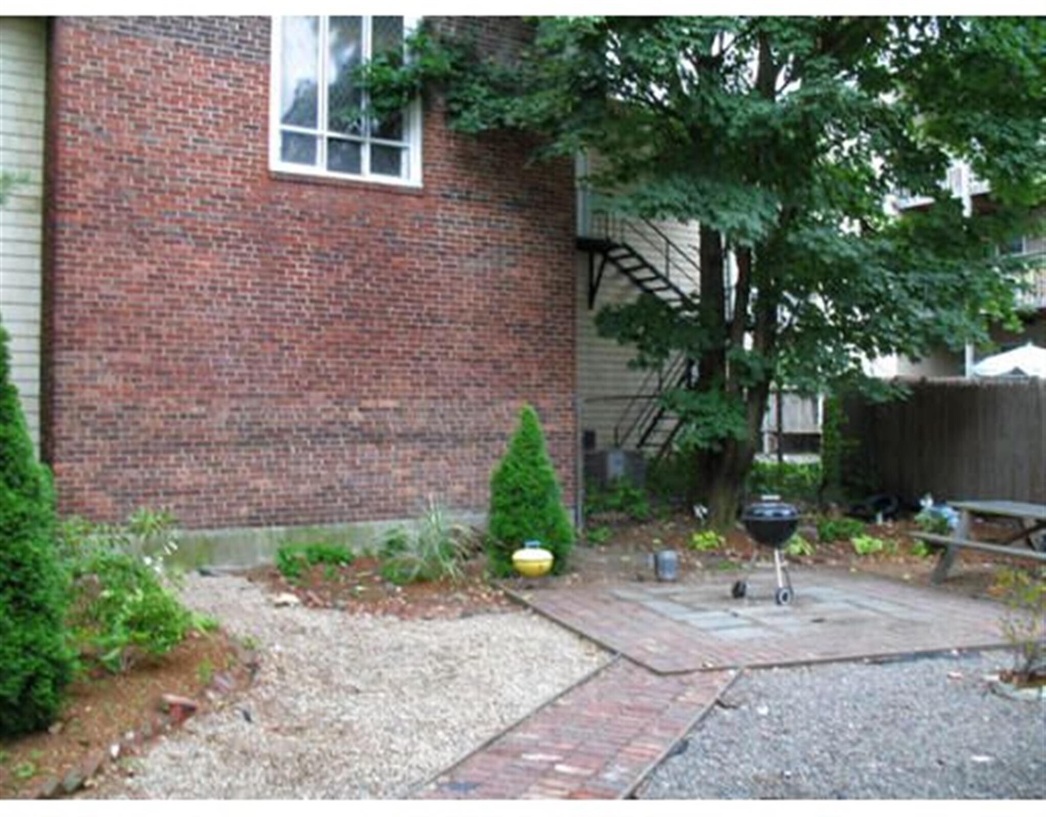 Building Photo - 56 Market St