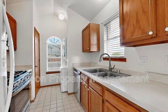 Building Photo - 5344 Chuckwagon Trail NW