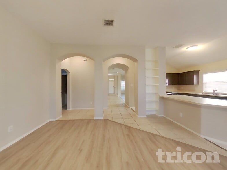 Building Photo - 369 Magnolia Dr