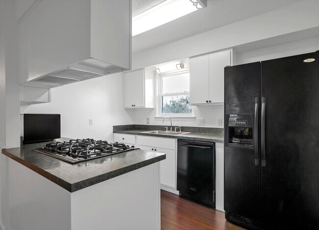 Building Photo - 128 Drewson Dr