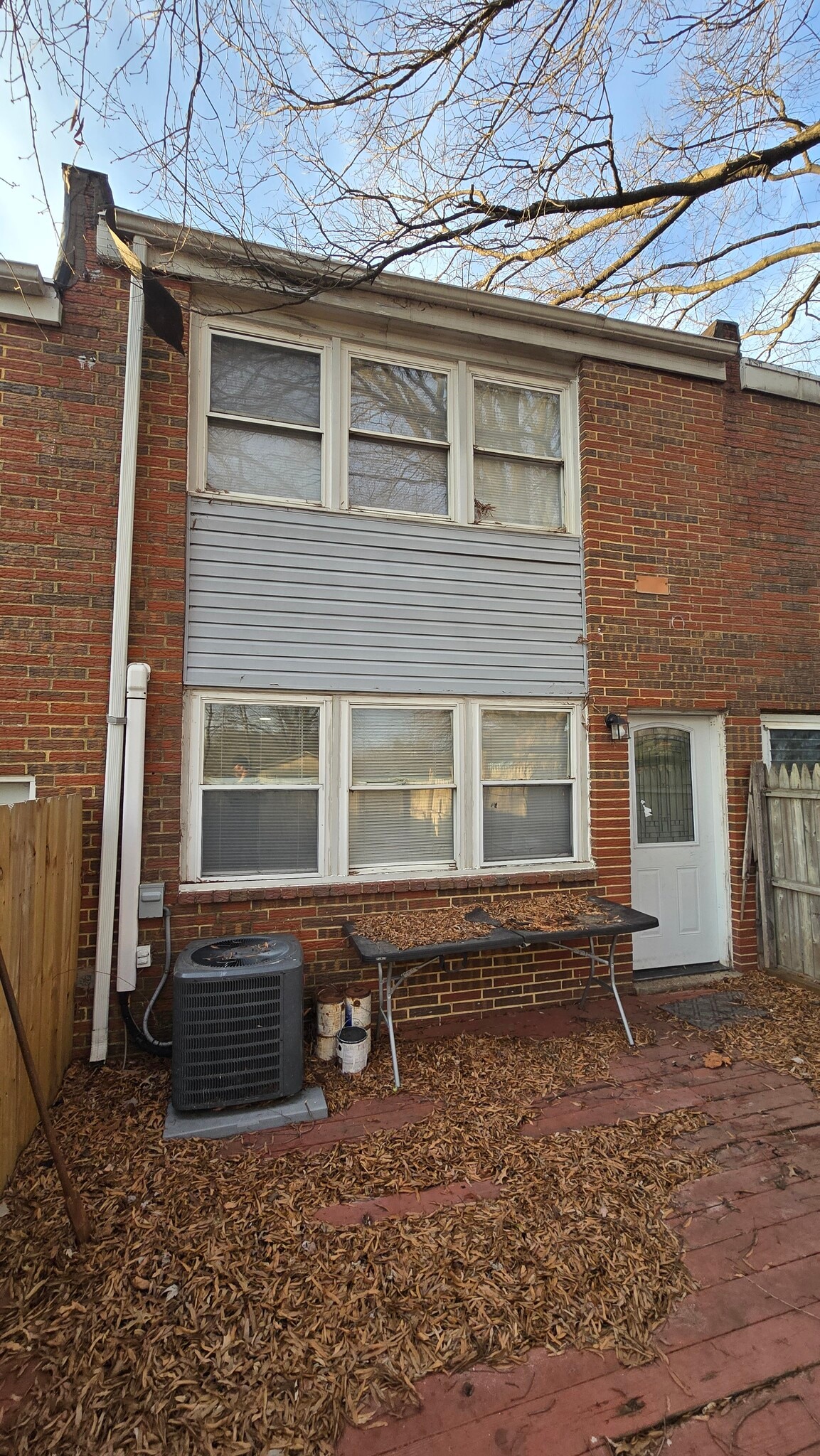 Building Photo - 437 Caledonia Ave