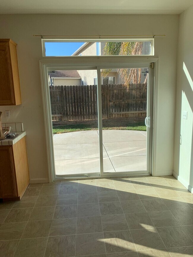 Building Photo - Beautiful home in Patterson